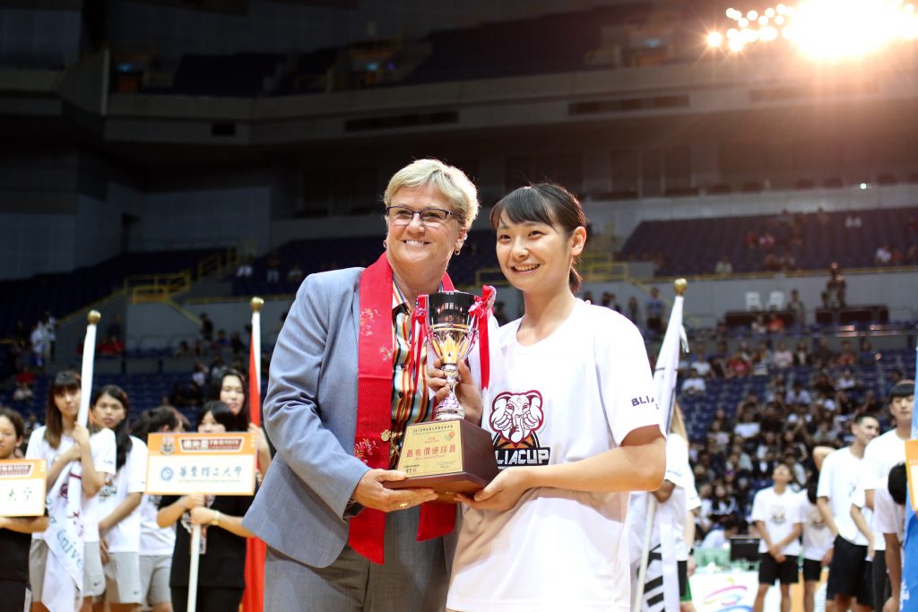 Holly Warlick