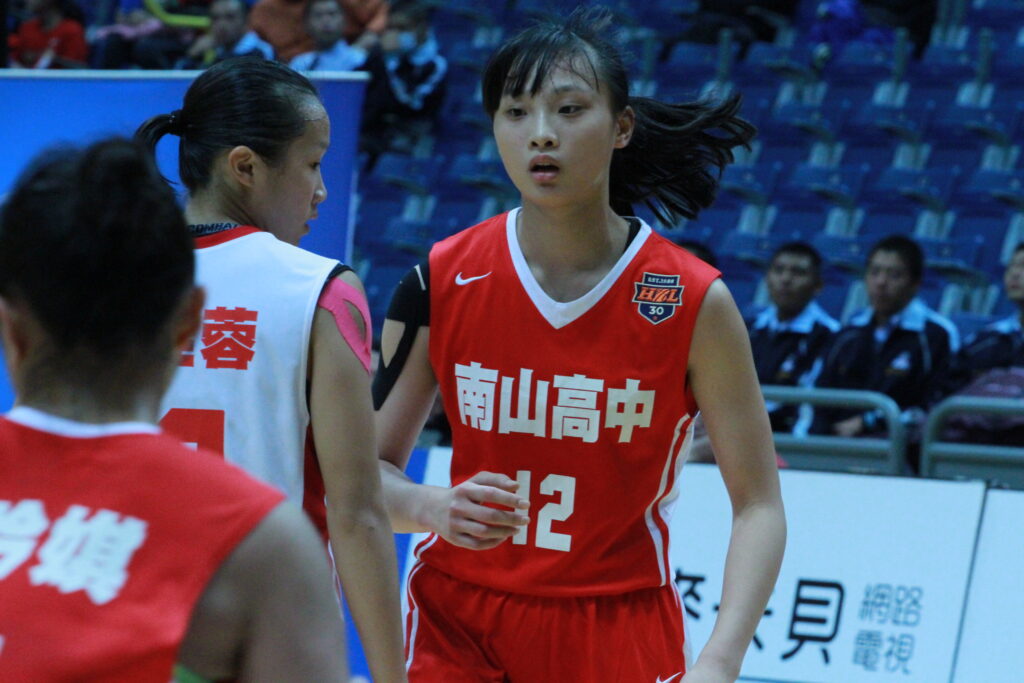 南山全勝晉級 永仁先發打到底藉機團隊教育 - Double Pump 女子籃球誌