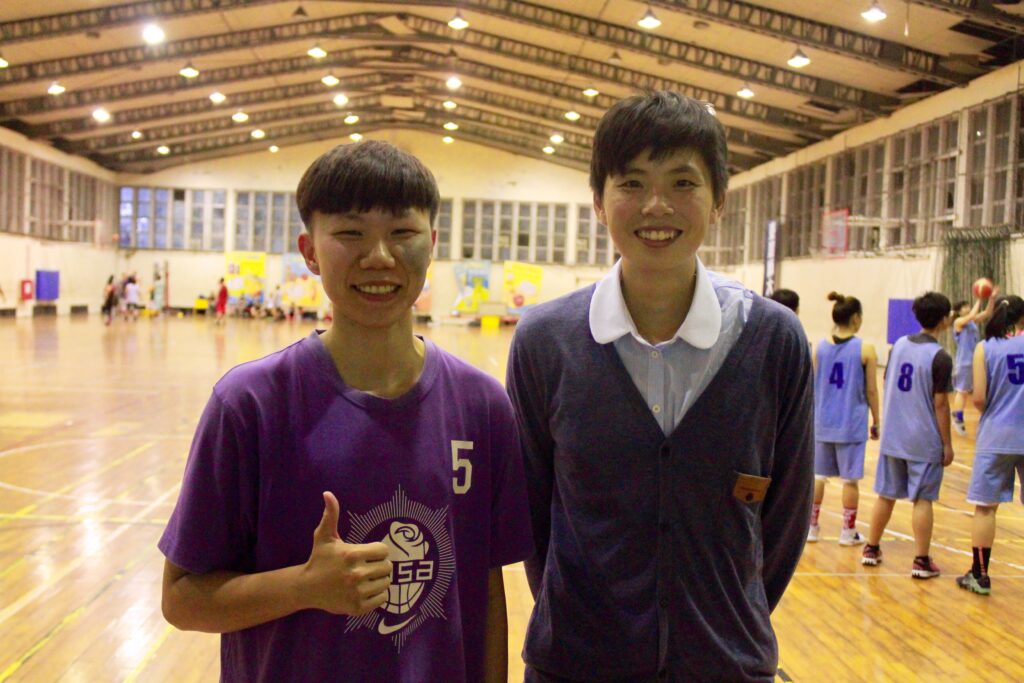廖雅菱教練（左）蘇芷筳教練（右）