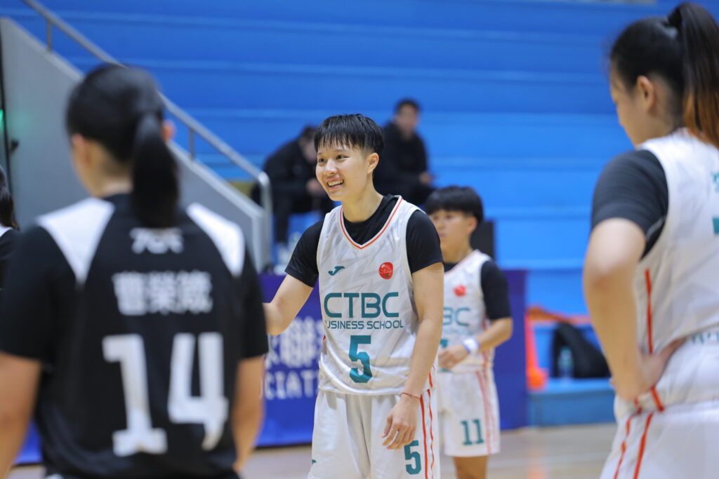 114UBA 中信學院 邱群琋